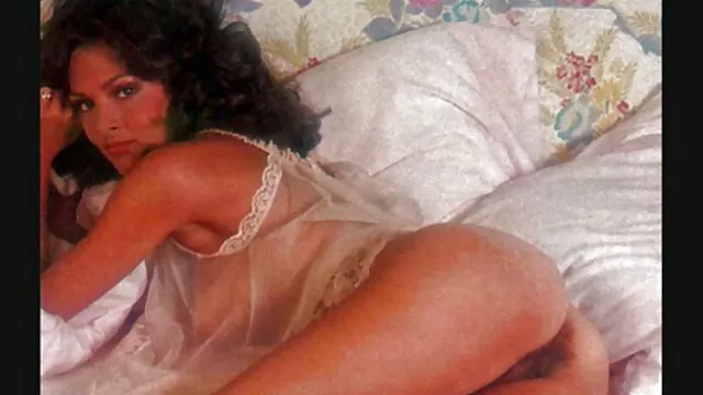 Miễn phí khiêu dâm, không giấy đăng ký  Janet Mason mời một chàng trai để game sex nhat ban hút nước của ông với người bạn của mình