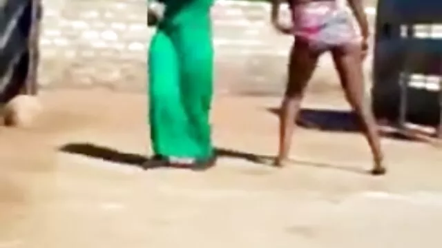 Miễn phí khiêu dâm, không giấy đăng ký  Mẹ xes gai nhat làm vuốt ve đồng con gái nuôi Emma, đa chủng tộc
