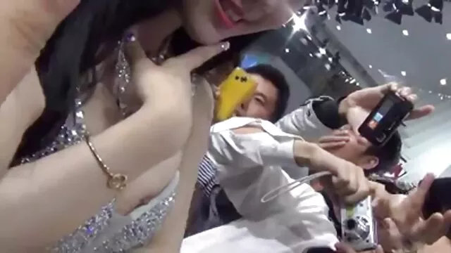 Miễn phí khiêu dâm, không giấy đăng ký  Còng tay người sex nhat ban cuc hay bạn Gái và một con chó cái