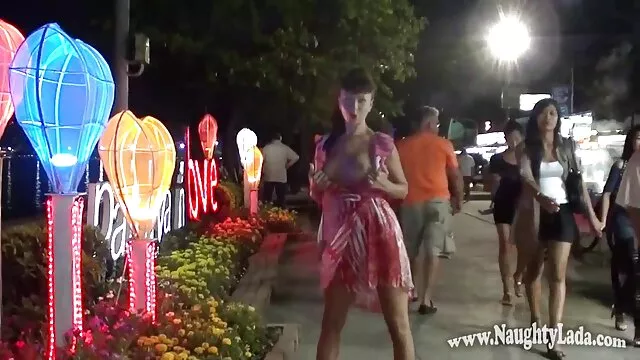 Miễn phí khiêu dâm, không giấy đăng ký  Tôi trang của tôi và vuốt ve mông tôi ngay sau đó, tôi không thể lấy nó nữa xnxx nhật bản